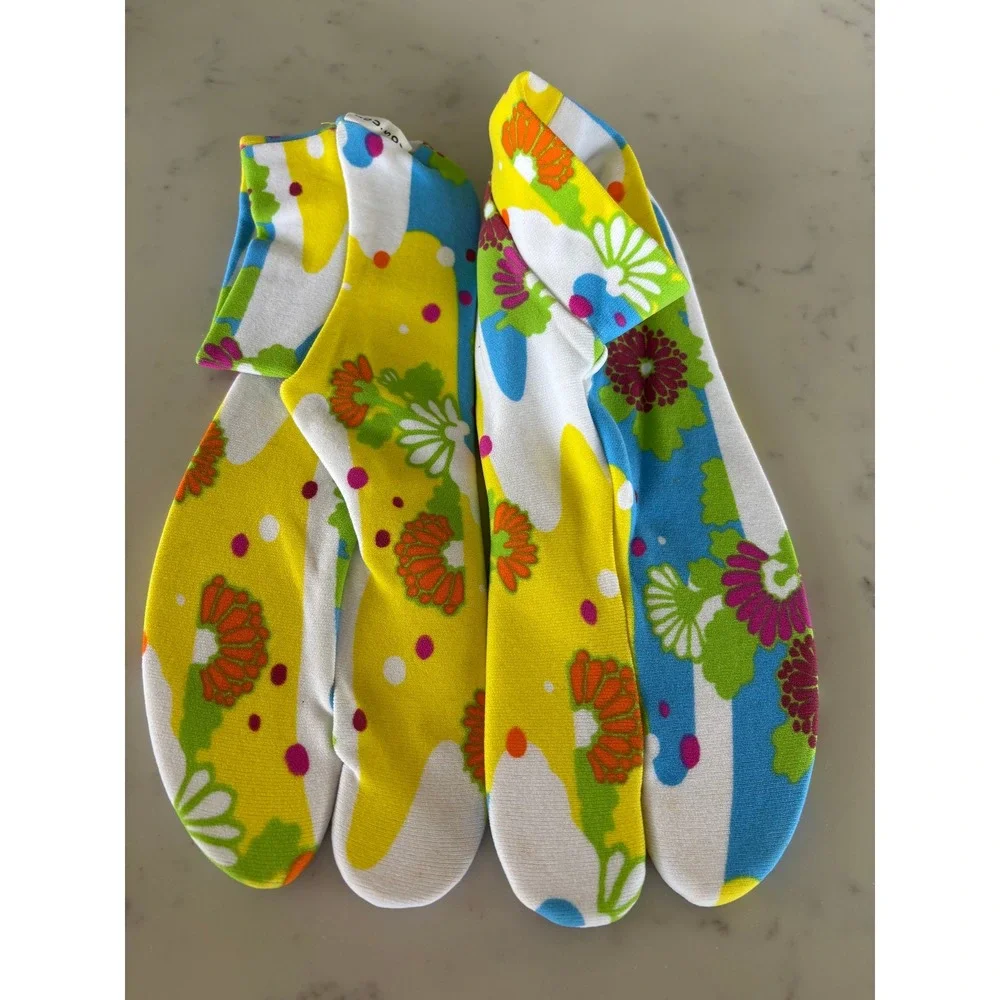 Sou Sou Kyoto Tabi Socks Split Toe Floral Multi Color Non Slip Grip Japanese